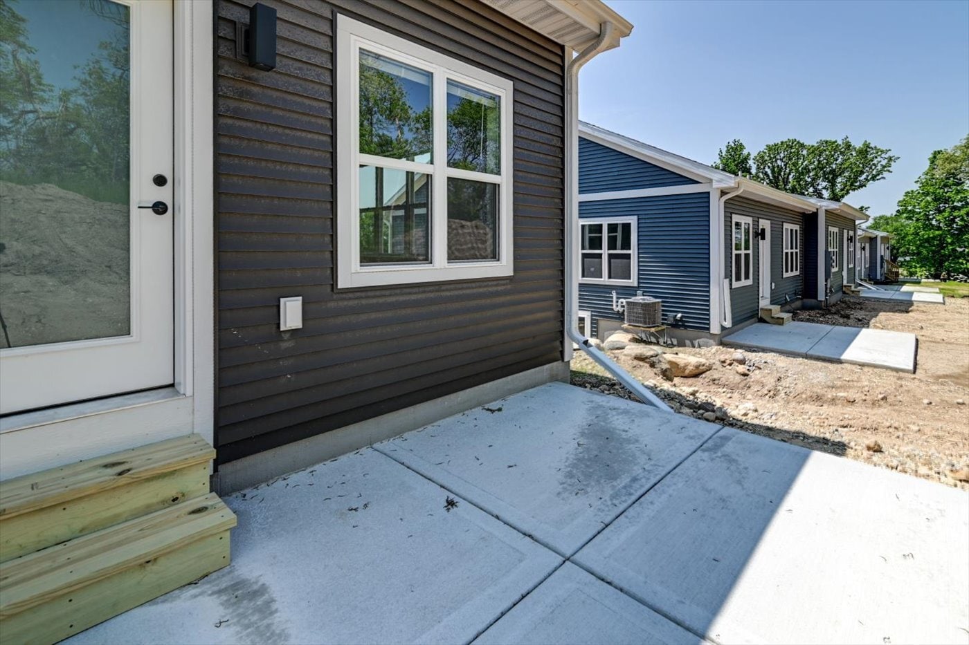 Building Photo - 2996 Blue Grass Dr