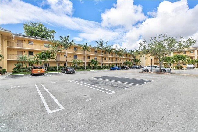 Building Photo - 11477 NW 39th Ct