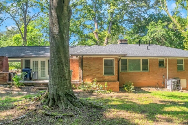 Building Photo - Spacious 4 Bed 3 Bath SFH!