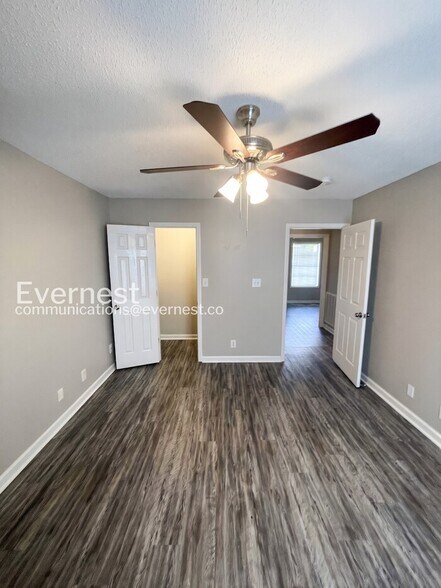 Building Photo - 320 Donna Dr