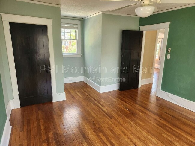 Building Photo - 39 Westover Dr