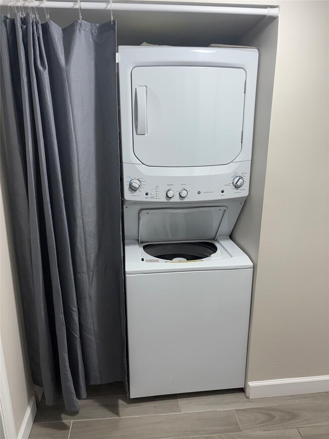 Building Photo - 1205 S Flagler Ave