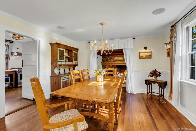 Building Photo - 105 Academy St