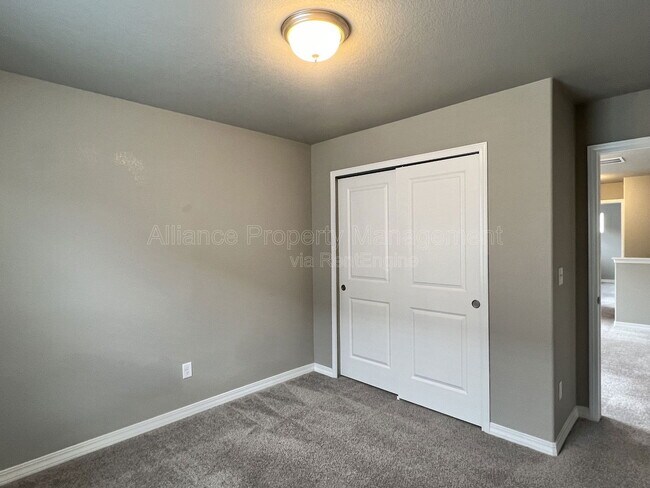 Building Photo - 7839 Lathrop Vw