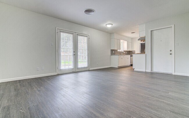 Building Photo - Windsor Park 3/2 unit TOTAL REMODEL!