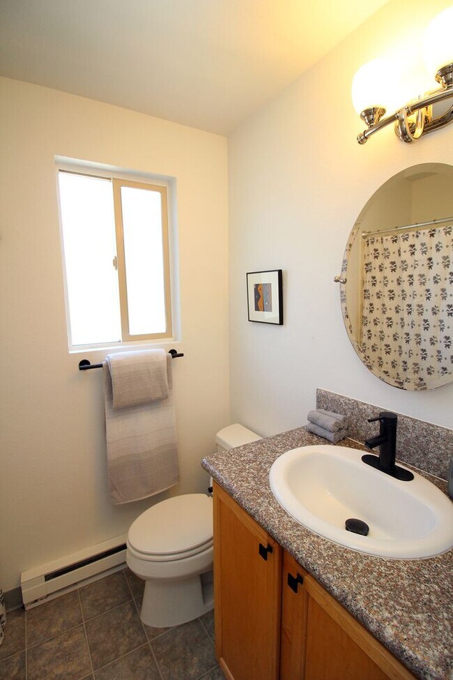 Building Photo - Super Charming FULLY FURNISHED 1 Bedroom M...