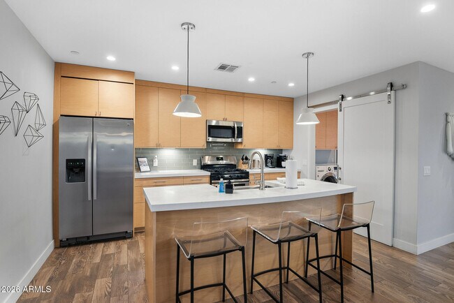 Building Photo - 7243 E Virginia Ave