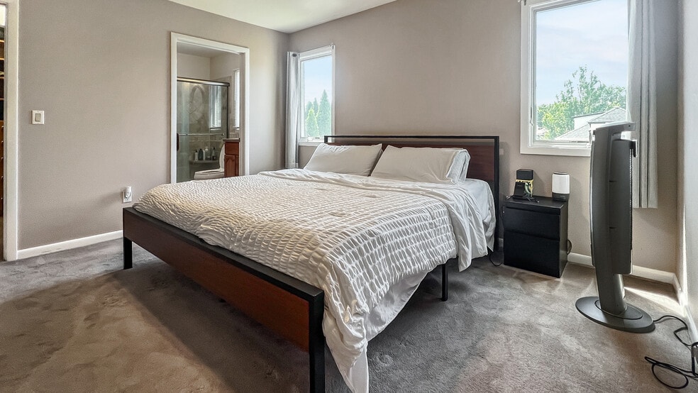 Building Photo - 106 6th Ave