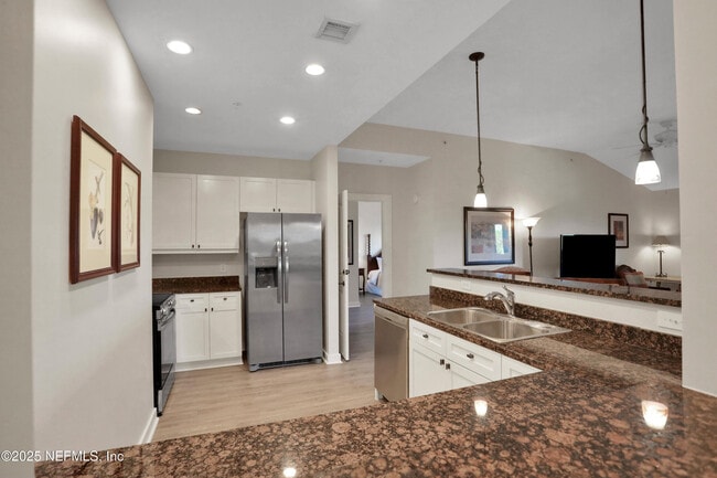 Building Photo - 965 Registry Blvd