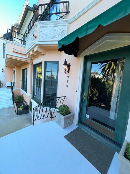 Building Photo - 1954 Hillcrest Rd