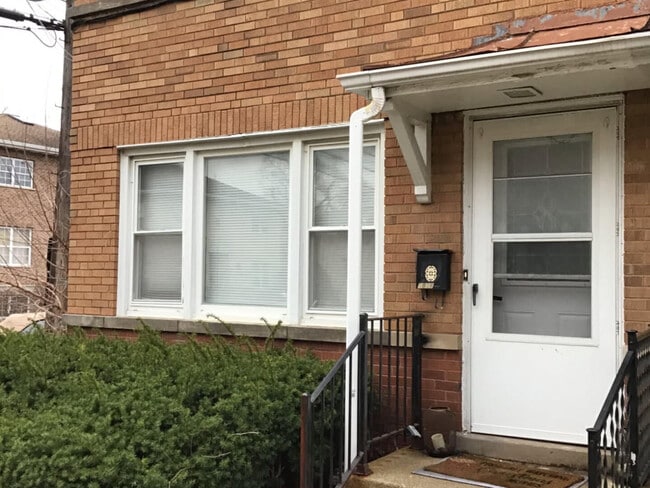 Building Photo - 1036 Bellwood Ave