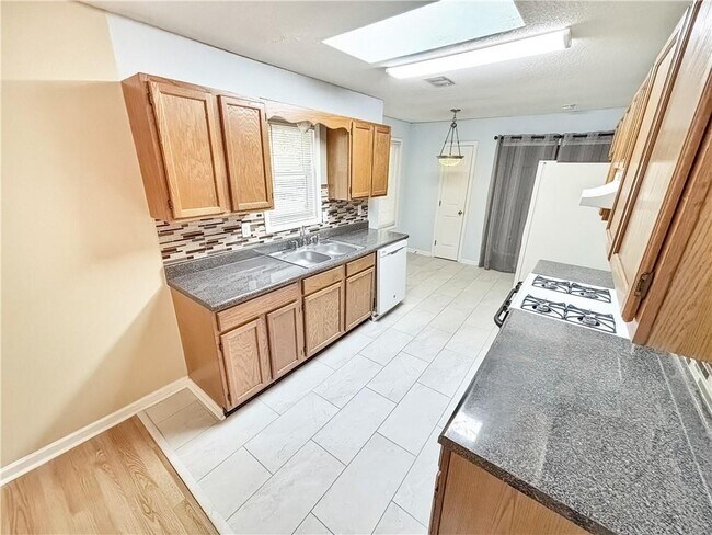 Building Photo - 1497 Chaseway Cir