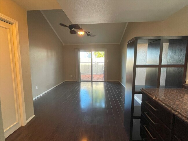 Building Photo - 12315 Glenview Dr