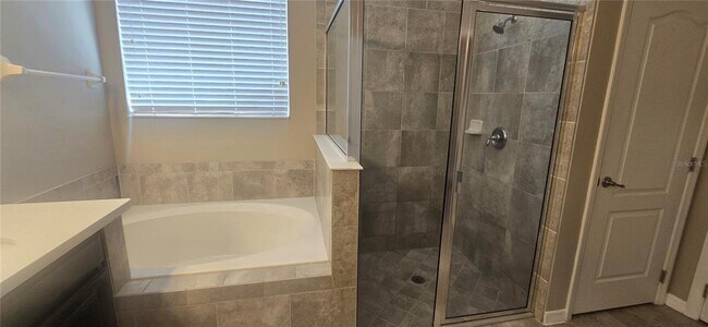 Building Photo - 7564 Bishop Square Dr