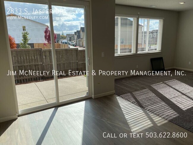 Building Photo - 2833 S Jasper Dr