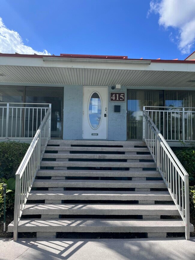 Building Photo - 505 S Pine Island Rd