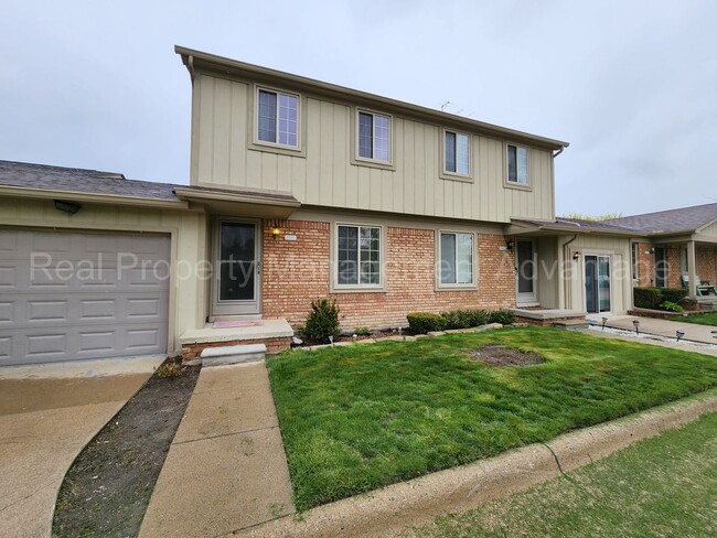 Primary Photo - Renovated and Super Clean 2 Bed/1.5 Bath C...