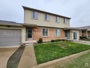 Building Photo - Renovated and Super Clean 2 Bed/1.5 Bath C...