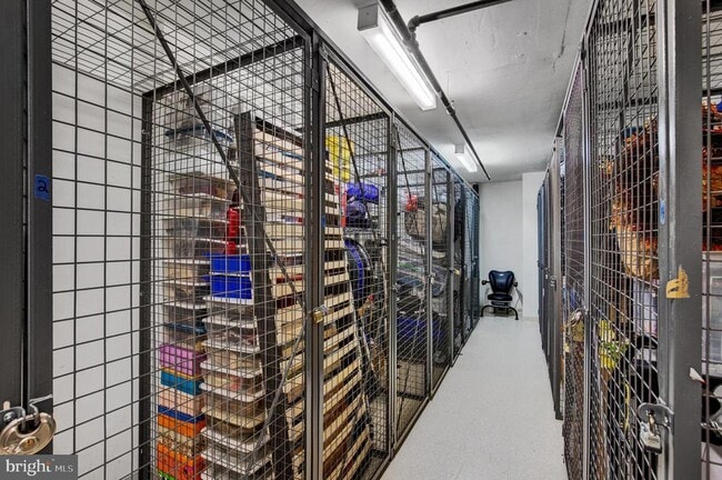 Building Photo - 1021 N Garfield St