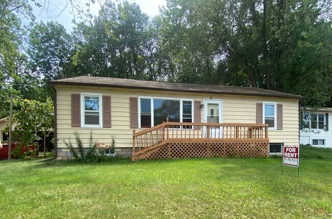 Building Photo - 2615 Seymour Rd