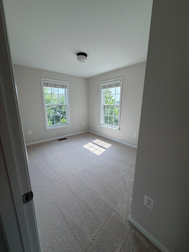 Building Photo - 42724 Redpath Terrace