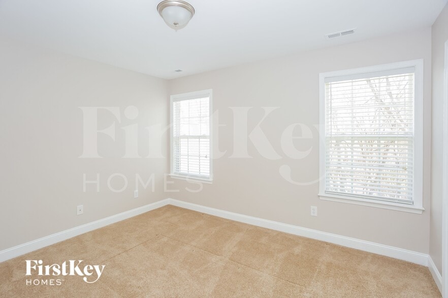 Building Photo - 3277 Westridge Ln SW