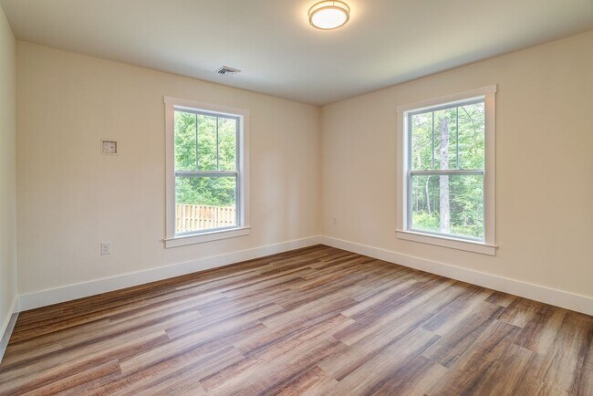 Building Photo - 204 Cascade Rdg Rd
