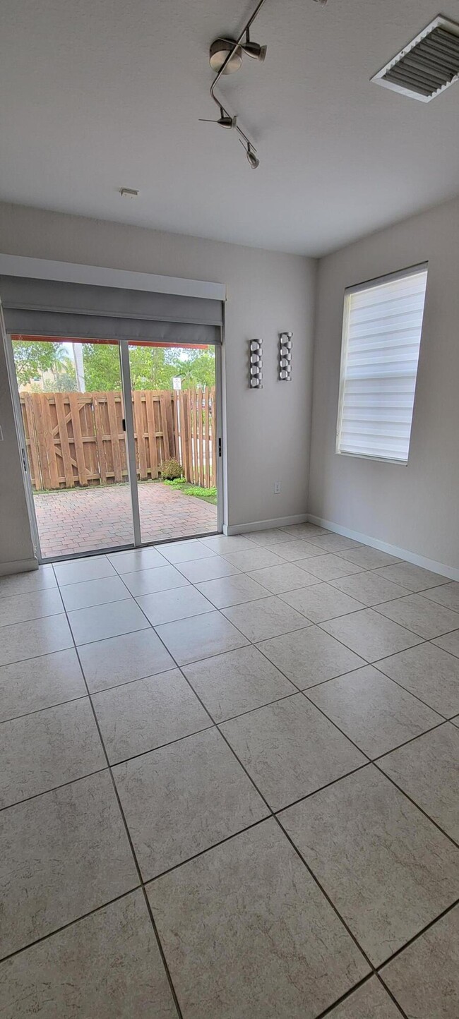 Building Photo - 11357 NW 87th Ln