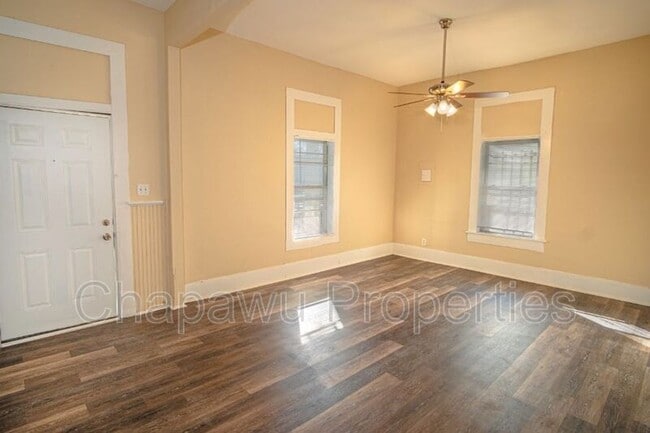 Building Photo - 125 Southolme Ave