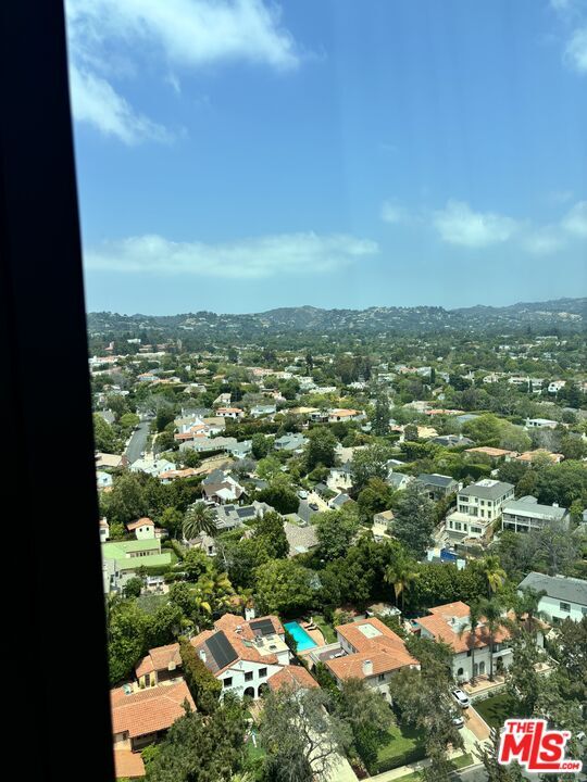Building Photo - 10727 Wilshire Blvd