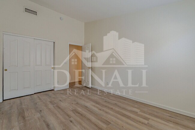 Building Photo - 15728 N 104th St