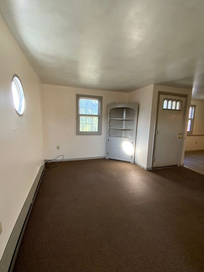 Building Photo - 114 Millersville Rd