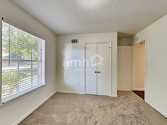 Building Photo - 5655 North Street