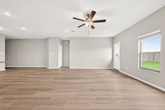 Building Photo - 5330 Buffalo Grass Ln