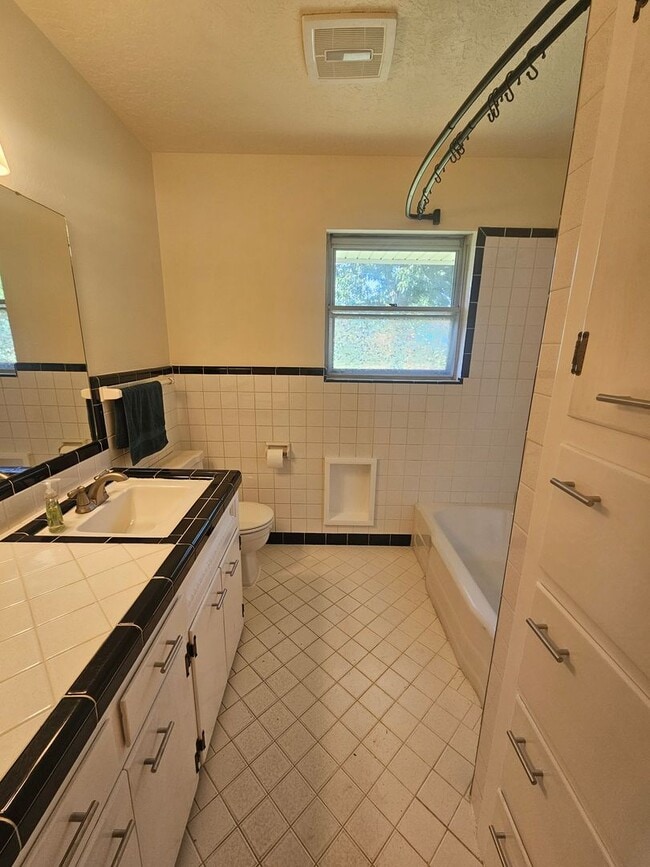 Building Photo - (3) Bed/(2) Bath with Storm Shelter and Mowing Included! Avail NOW!