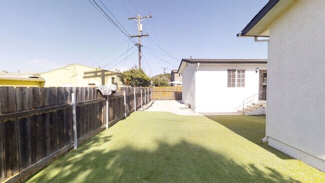 Building Photo - 6252 Mary Ln Dr