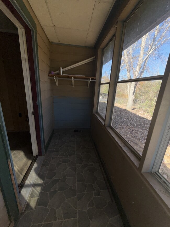 Building Photo - 651 New Brickyard Rd