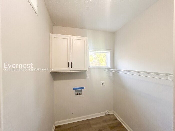 Building Photo - 8328 Dottley Dr