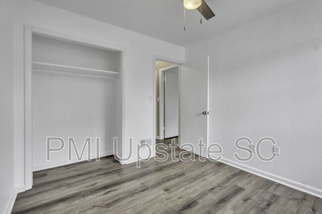 Building Photo - 3706 E North St