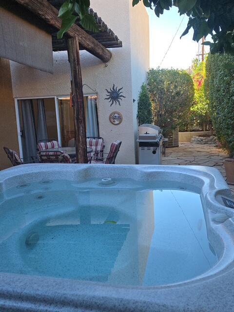 Building Photo - 54035 Avenida Martinez