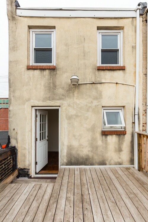 Building Photo - 2582 Collins St