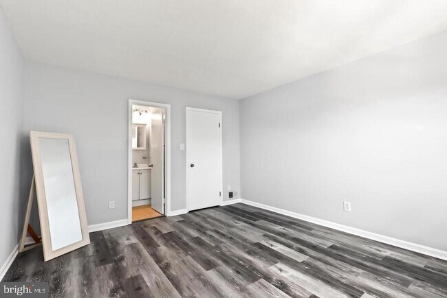 Building Photo - 9904 Hagel Cir