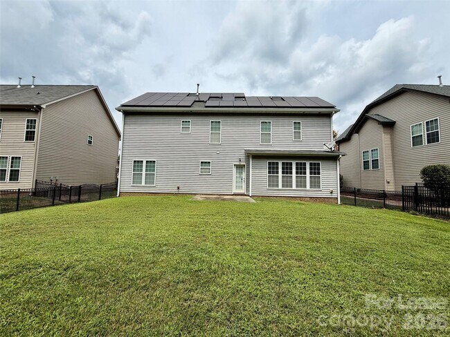 Building Photo - 10141 Loch Lomond Dr