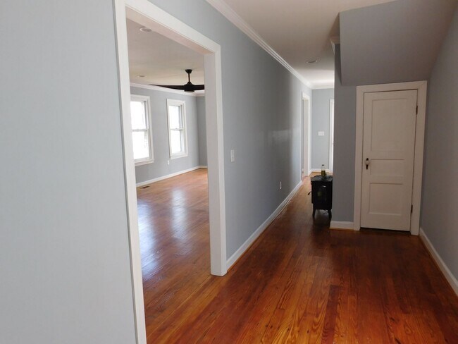 Building Photo - 304 Avenue A