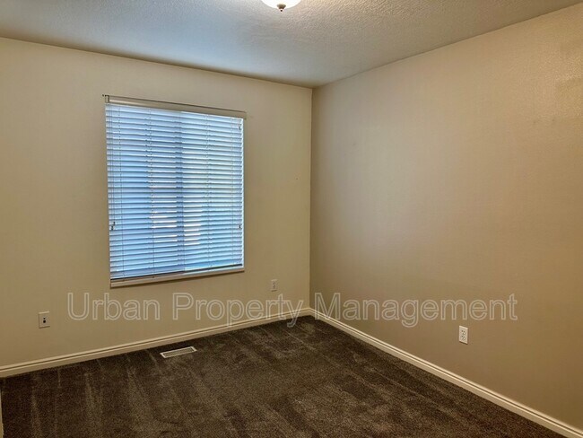 Building Photo - 528 W 810 S