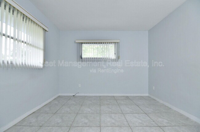 Building Photo - 5302 13th Ave S