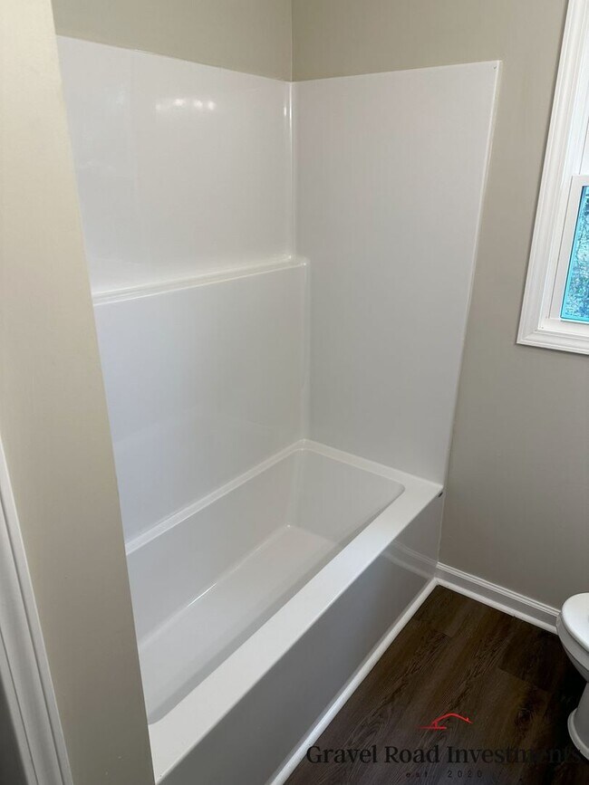 Building Photo - Charming 3-Bedroom Brick Home in a Quiet Cul-de-Sac