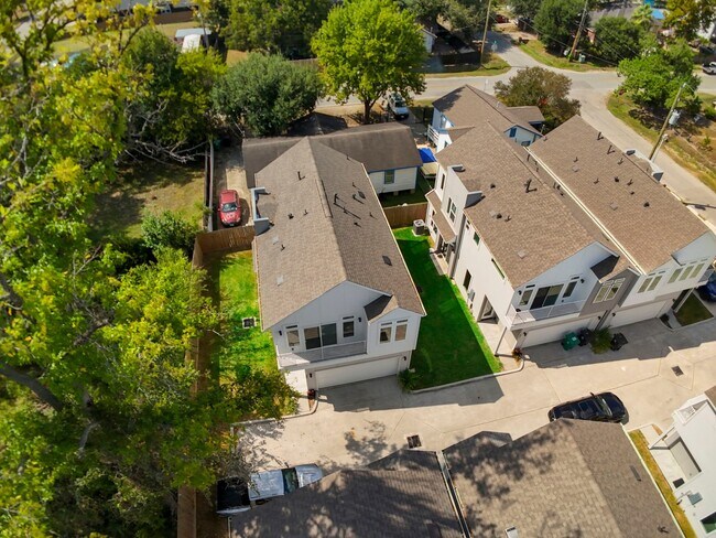 Building Photo - 861 Prosper St