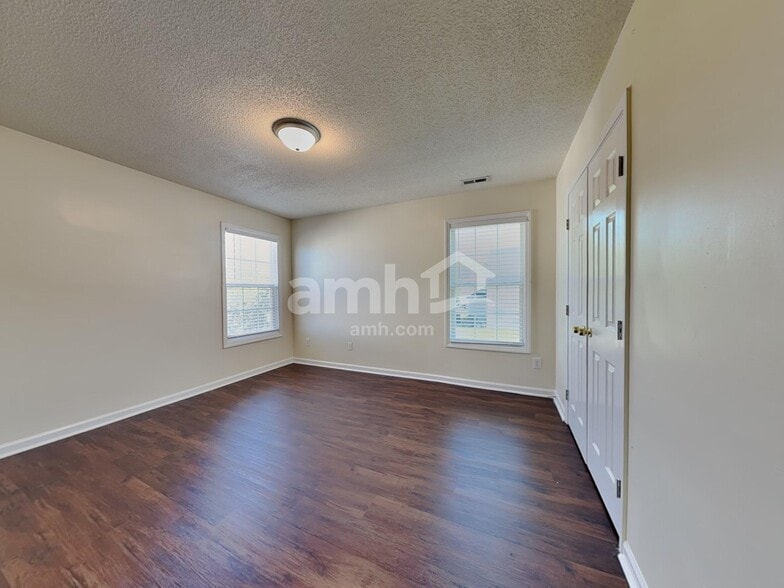 Building Photo - 3605 Enduring Freedom Dr