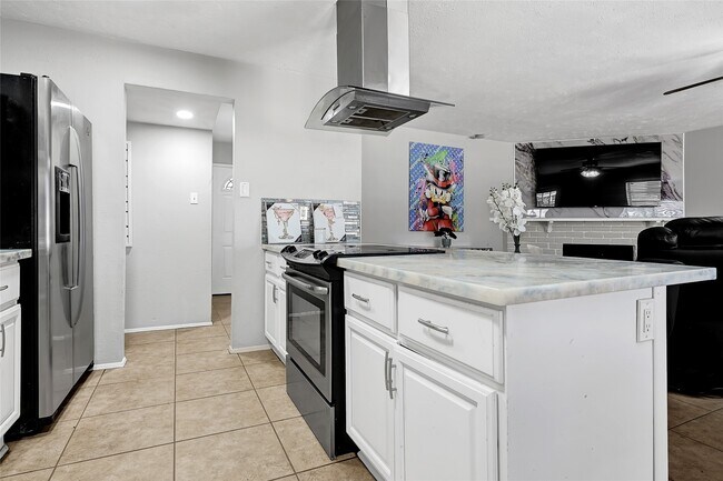 Building Photo - 4350 Kacee Dr